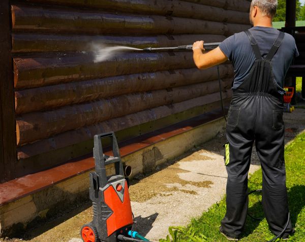 Cost of Log Home Pressure Washing in Oroville