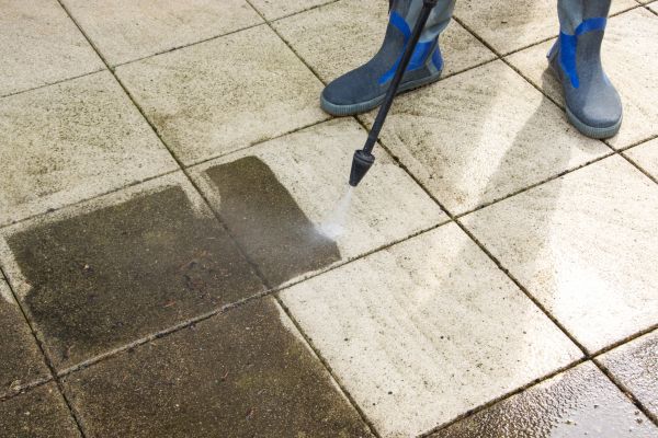 Cost of Outdoor Concrete Cleaning in Oroville