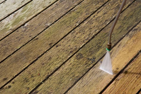 Cost of Deck Mold Removal in Oroville